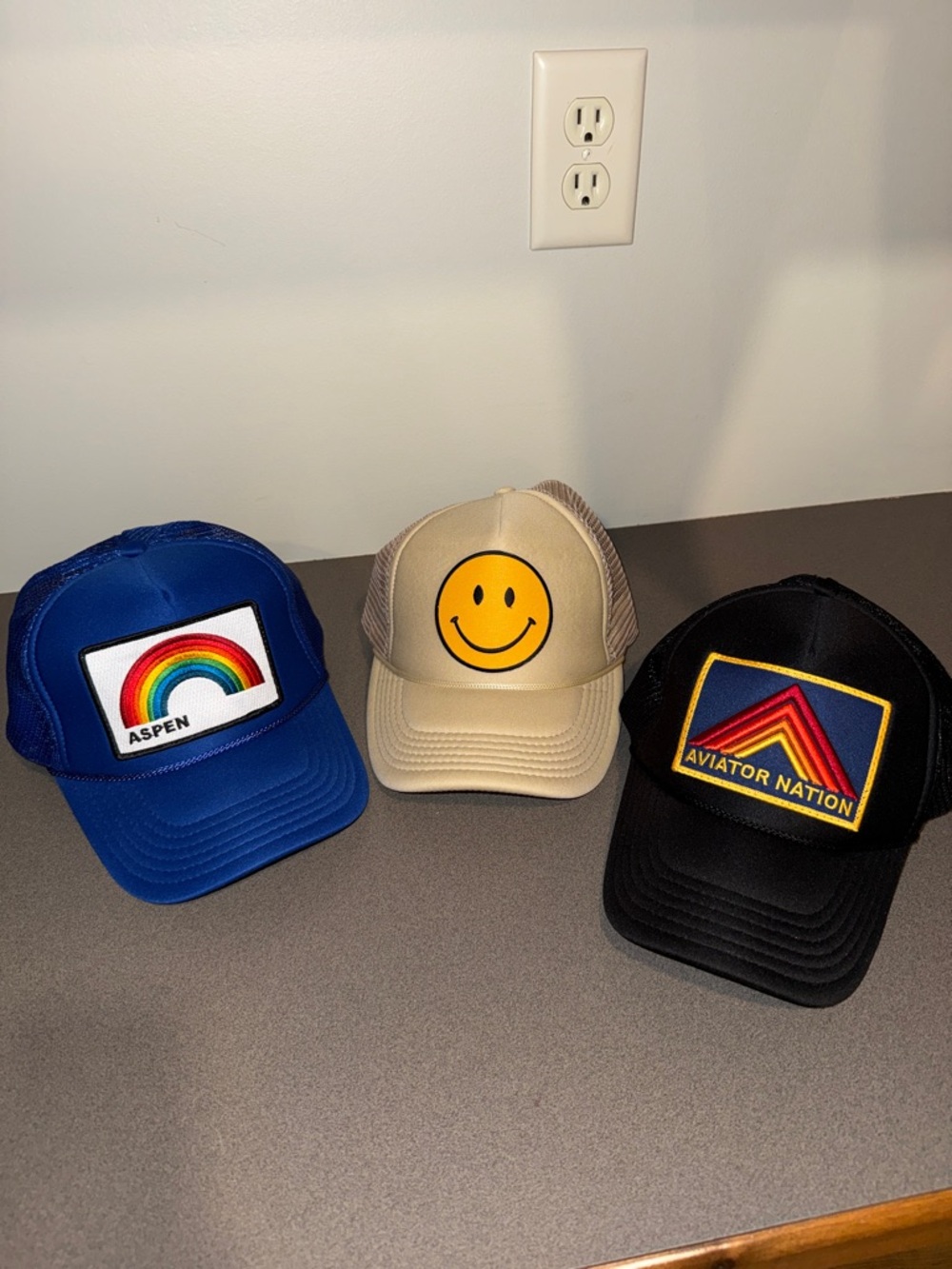 2 Aviator Nation Hats & 1 Happy trucker hat⚡️. YOU GET ALL 3 HATS!!!